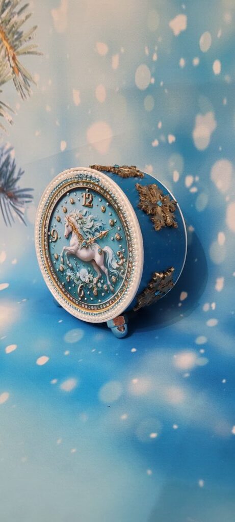 Декоративный будильник «Белая лошадка»