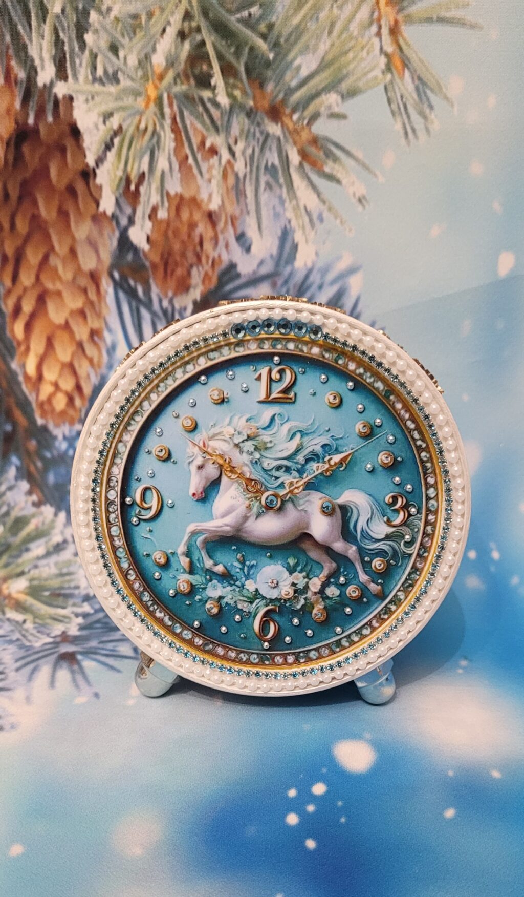 Декоративный будильник «Белая лошадка»