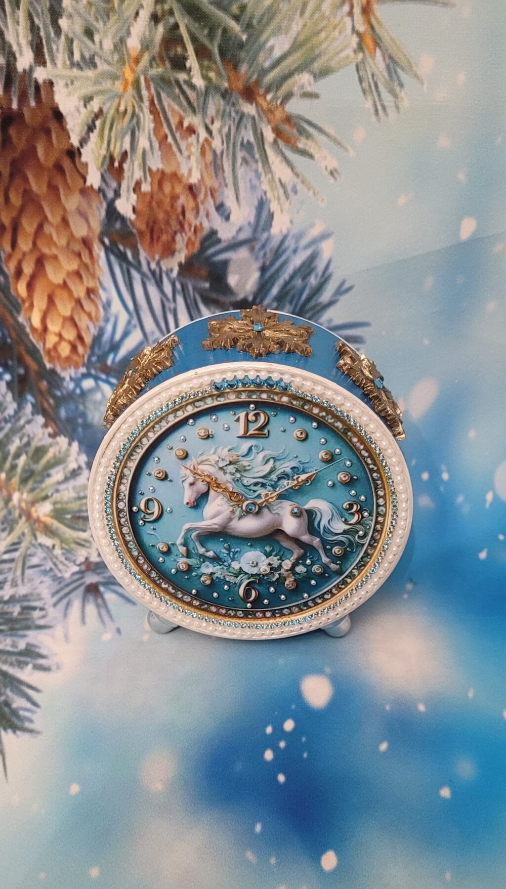 Декоративный будильник «Белая лошадка»