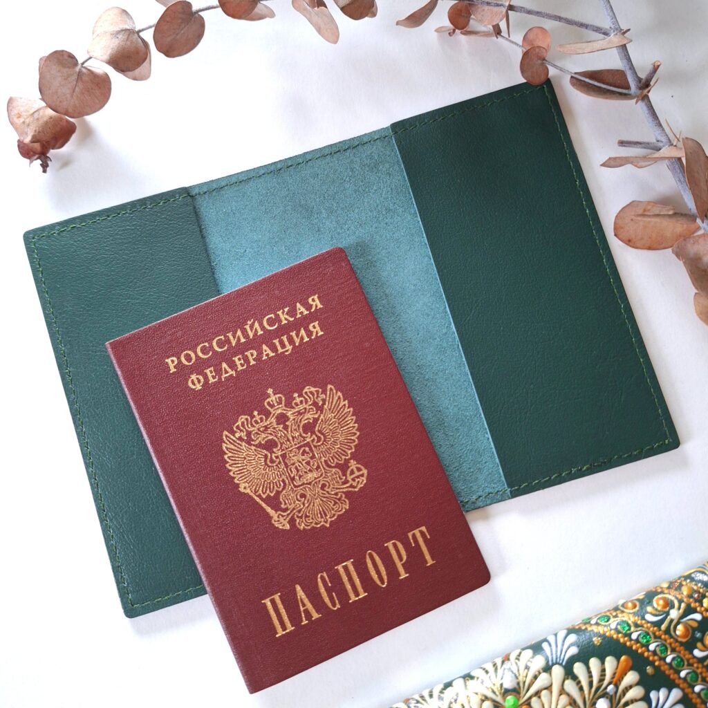 Набор из натуральной кожи: Клатч-косметичка, Кошелек, Обложка на паспорт