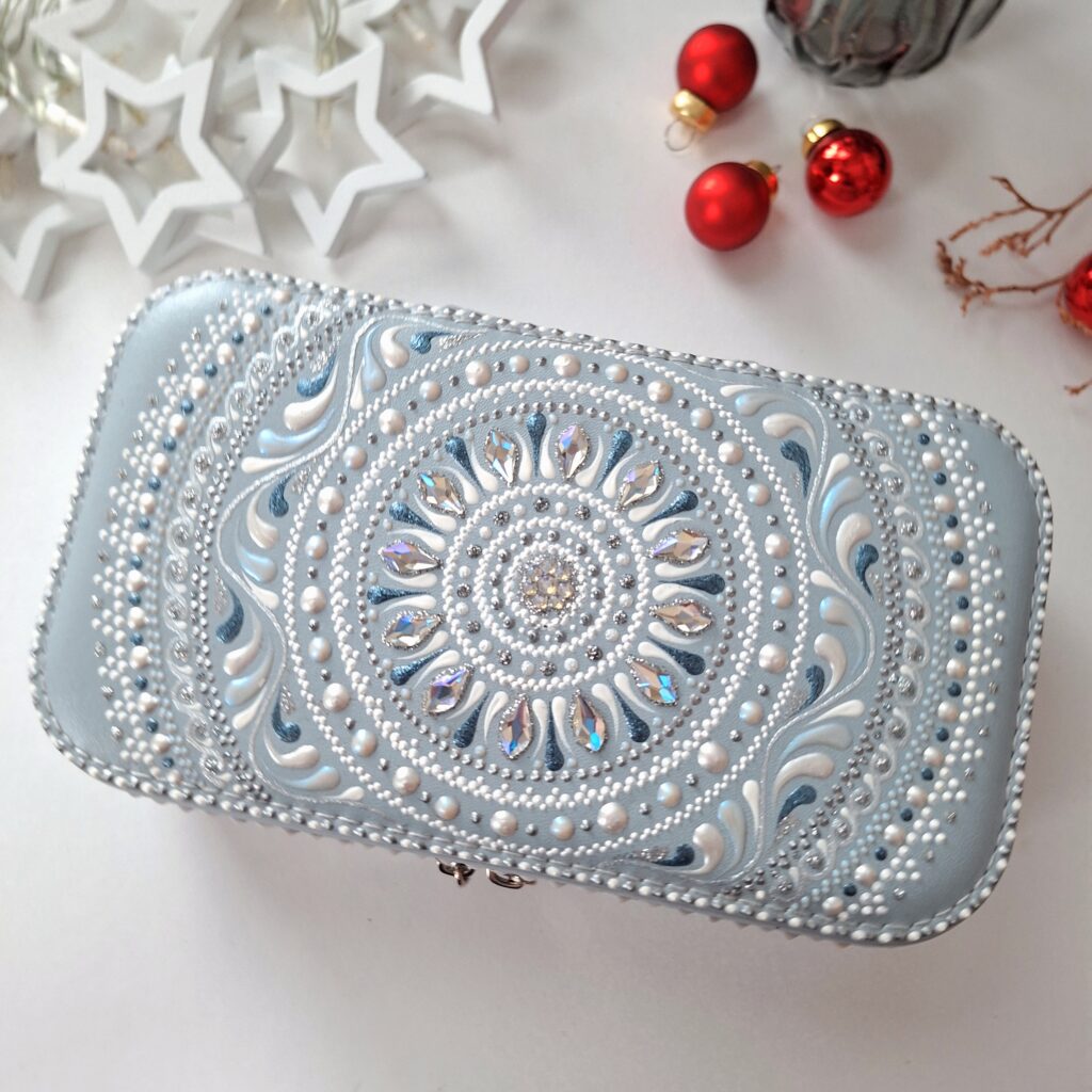 Шкатулка для украшений