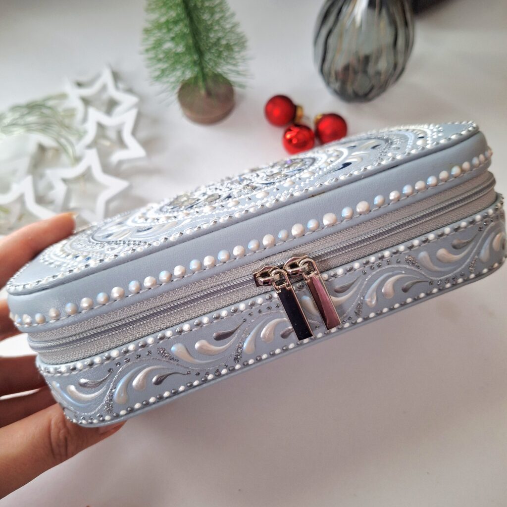 Шкатулка для украшений