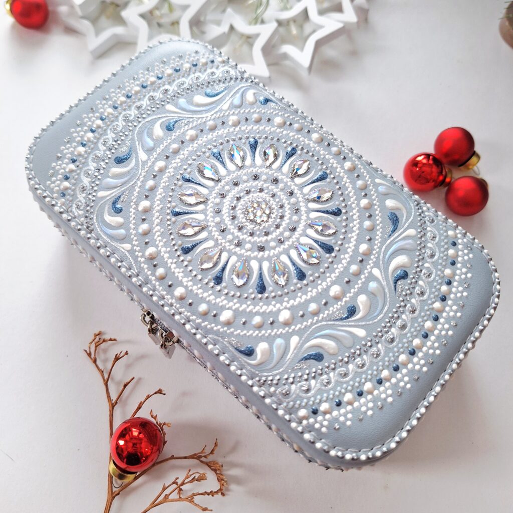 Шкатулка для украшений