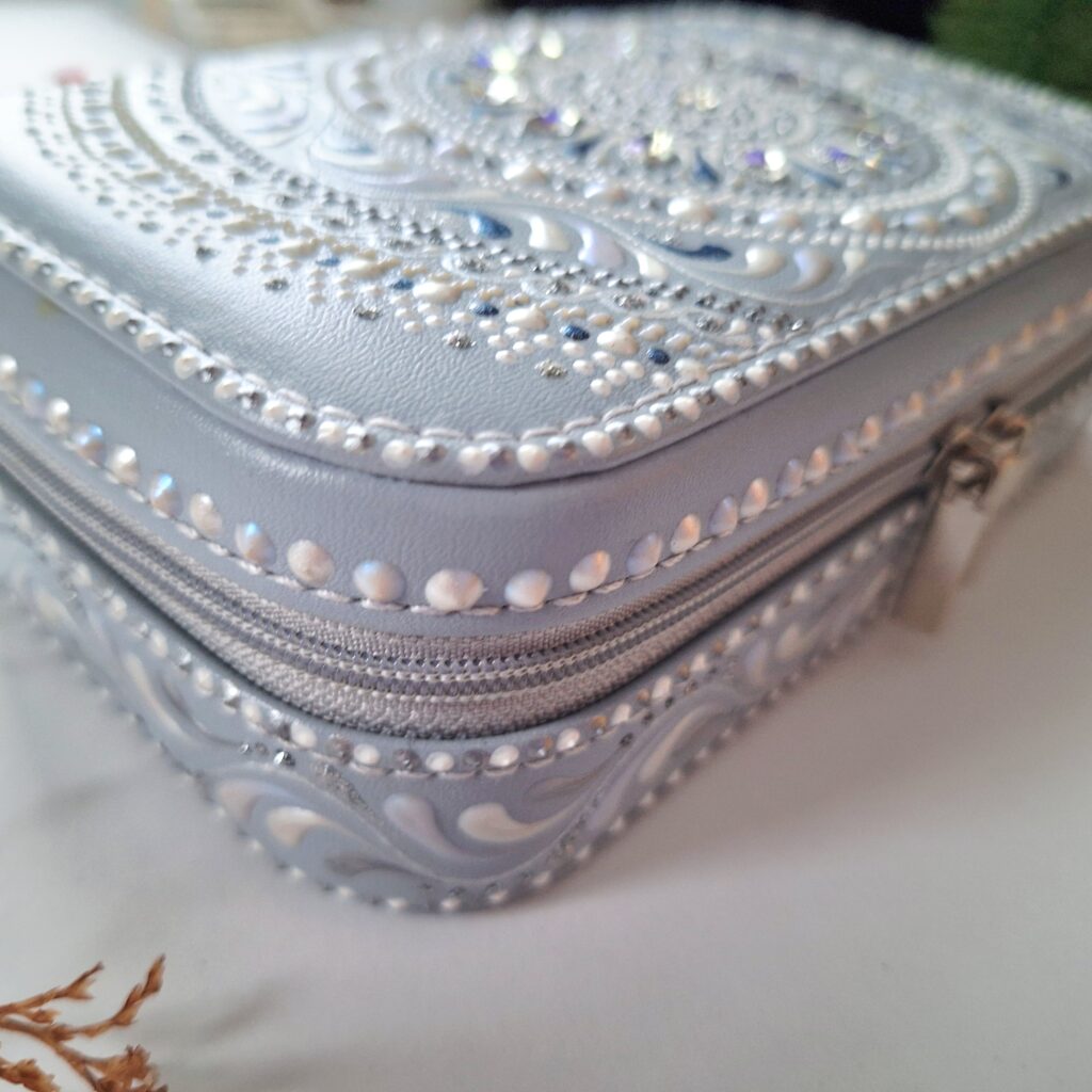 Шкатулка для украшений