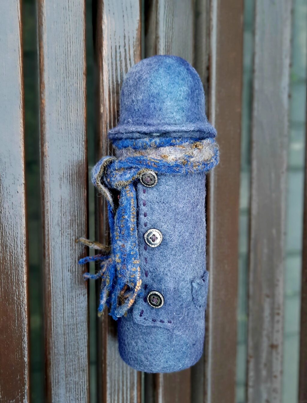 Термос в шерстяном чехле