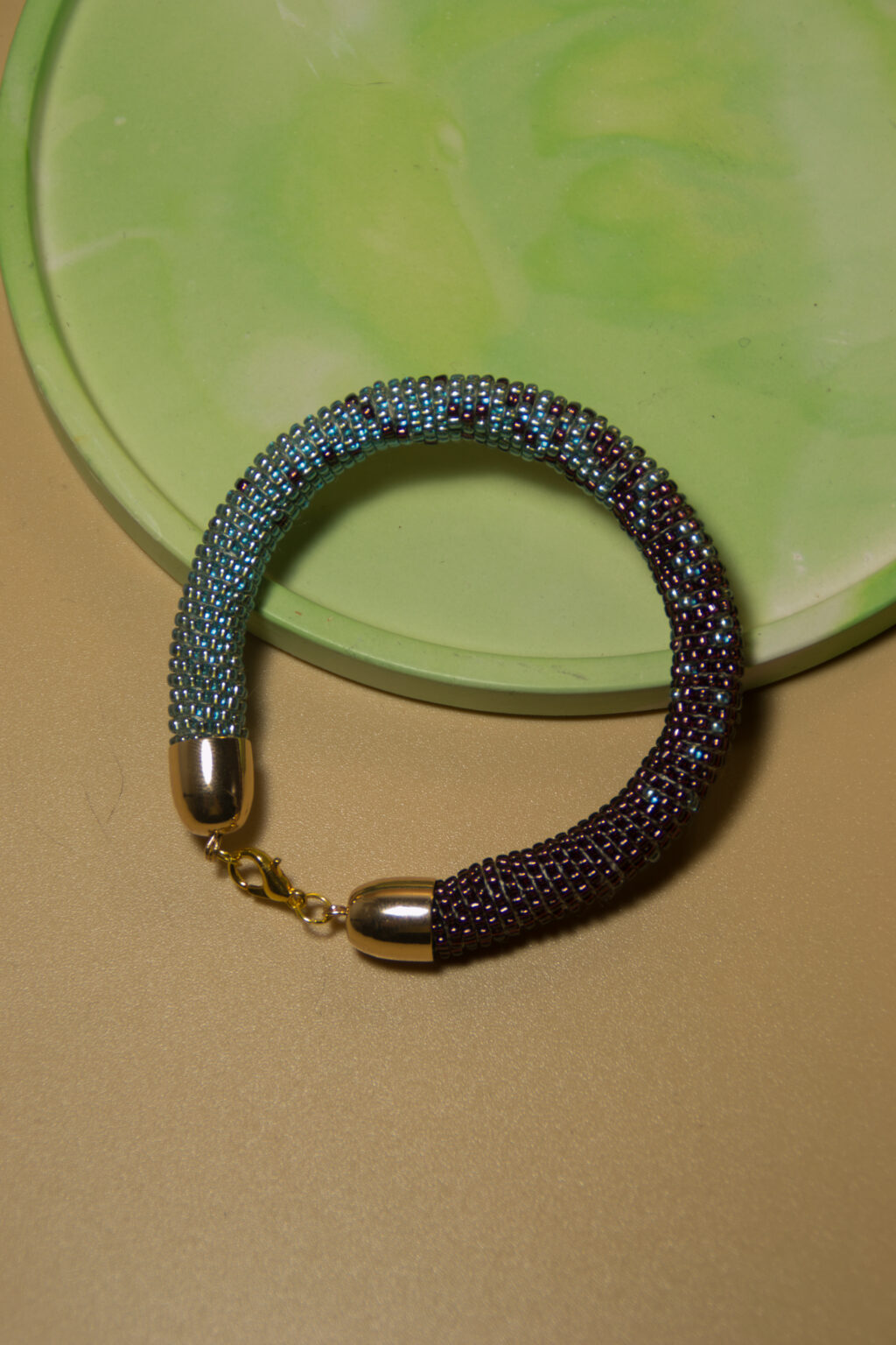 Браслет из бисера