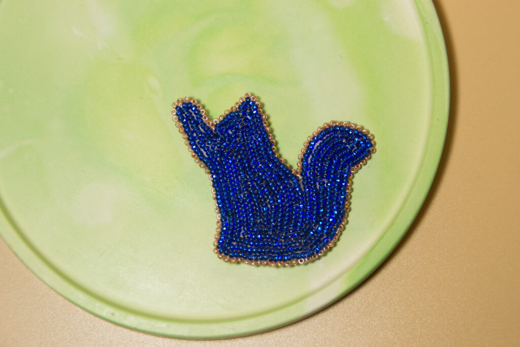 Брошь из бисера