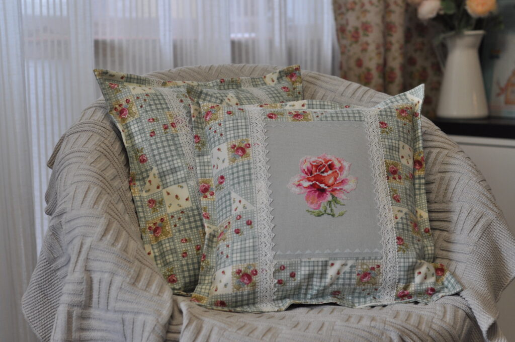 Наволочки для декоративных подушек «Розы»