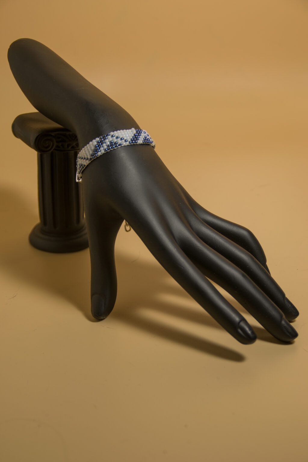 Браслет из бисера