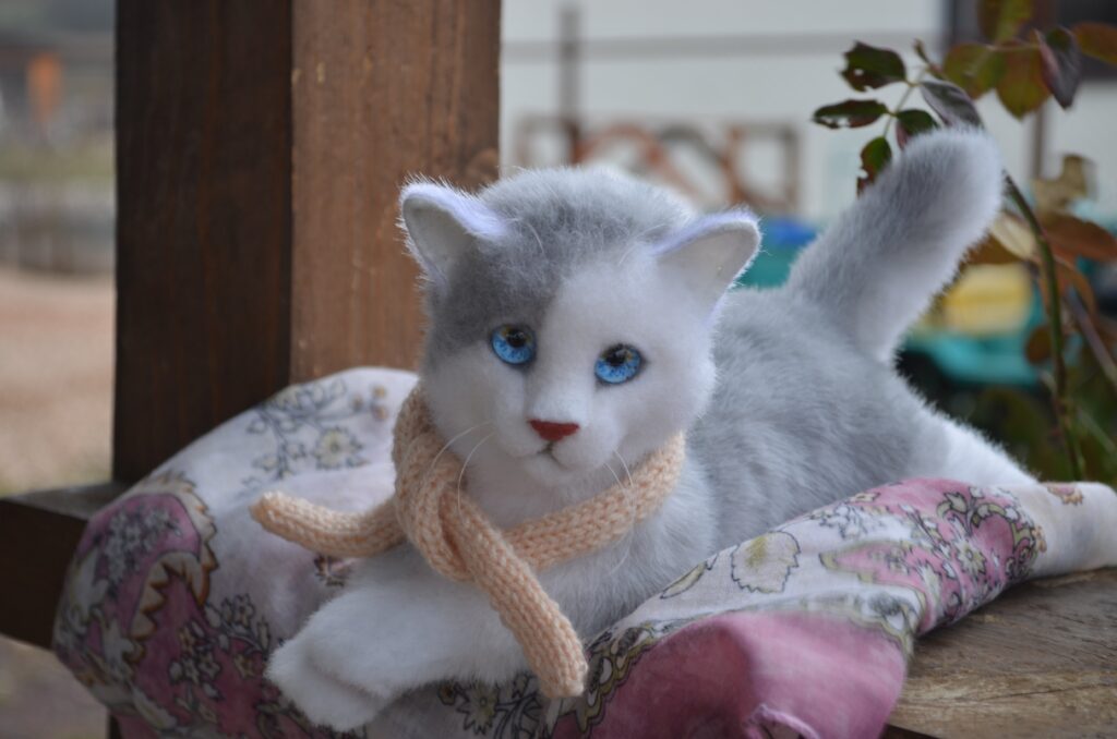 Котёнок Мари.