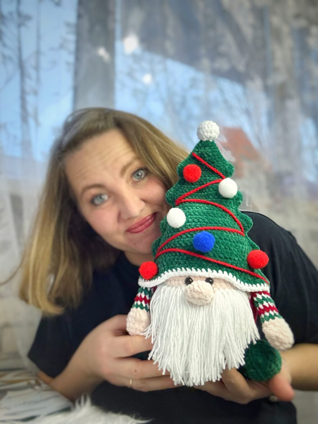 Гном вязаный