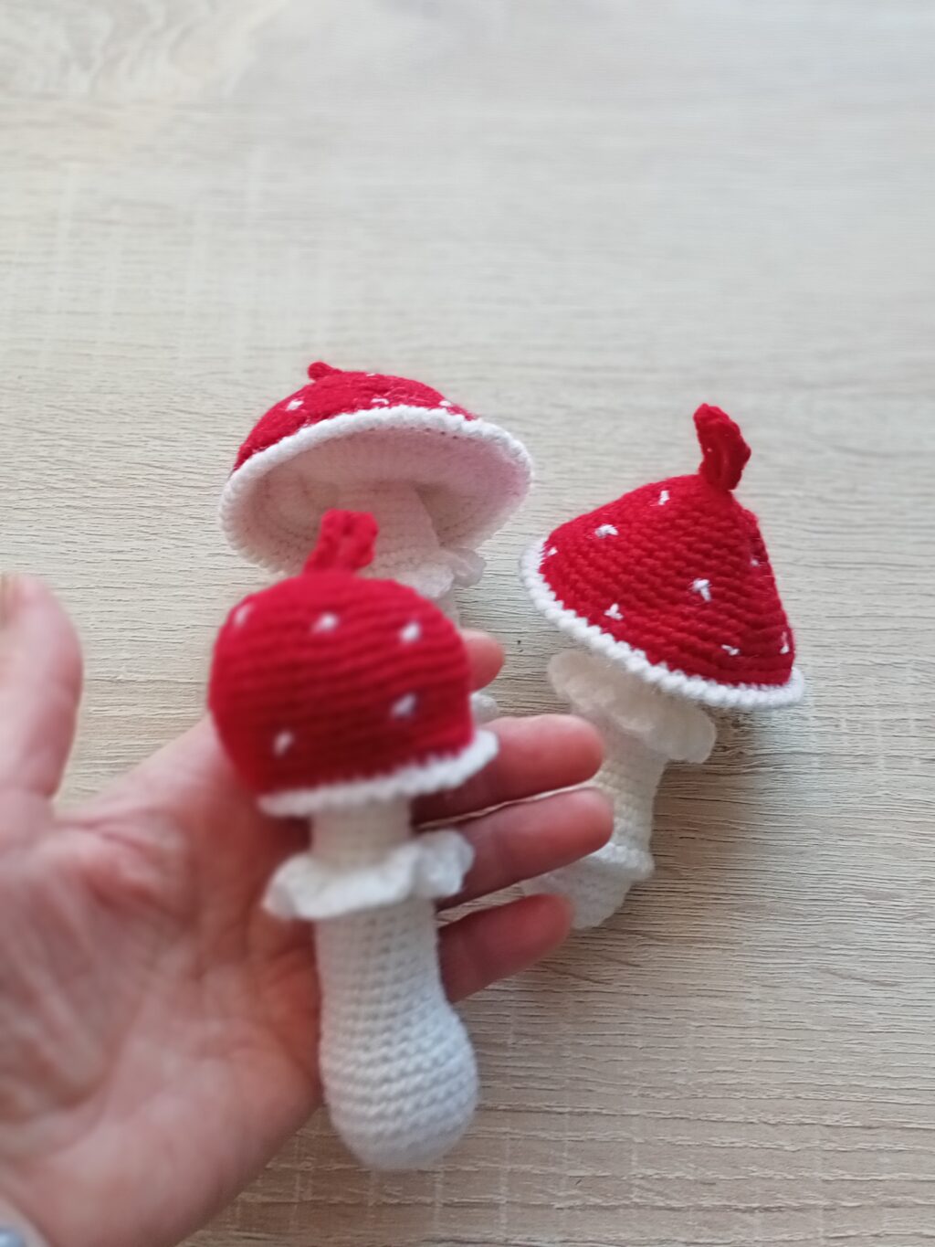 Мухомор вязаный брелок, обвес.