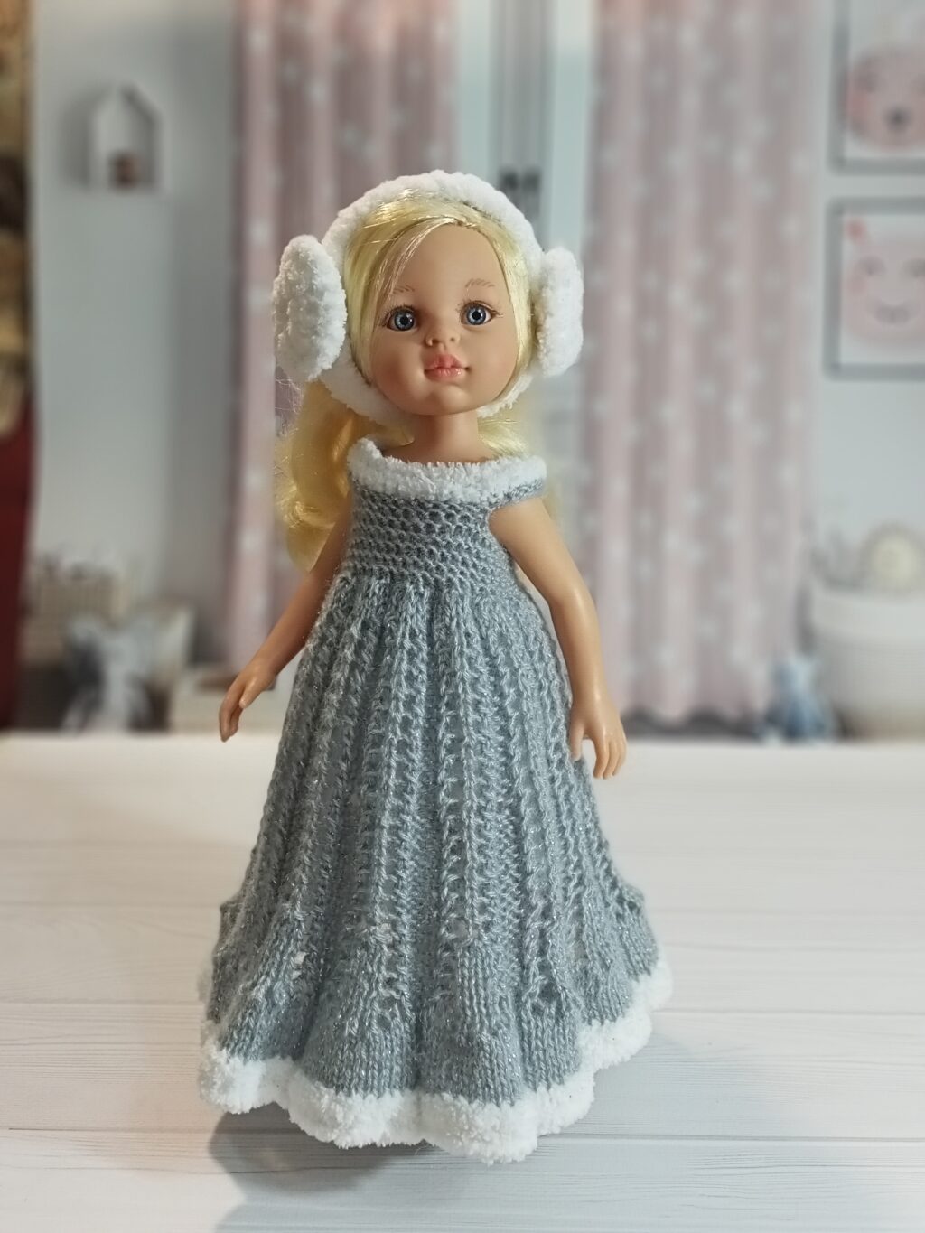 Платье вязаное для куклы 32-34см.