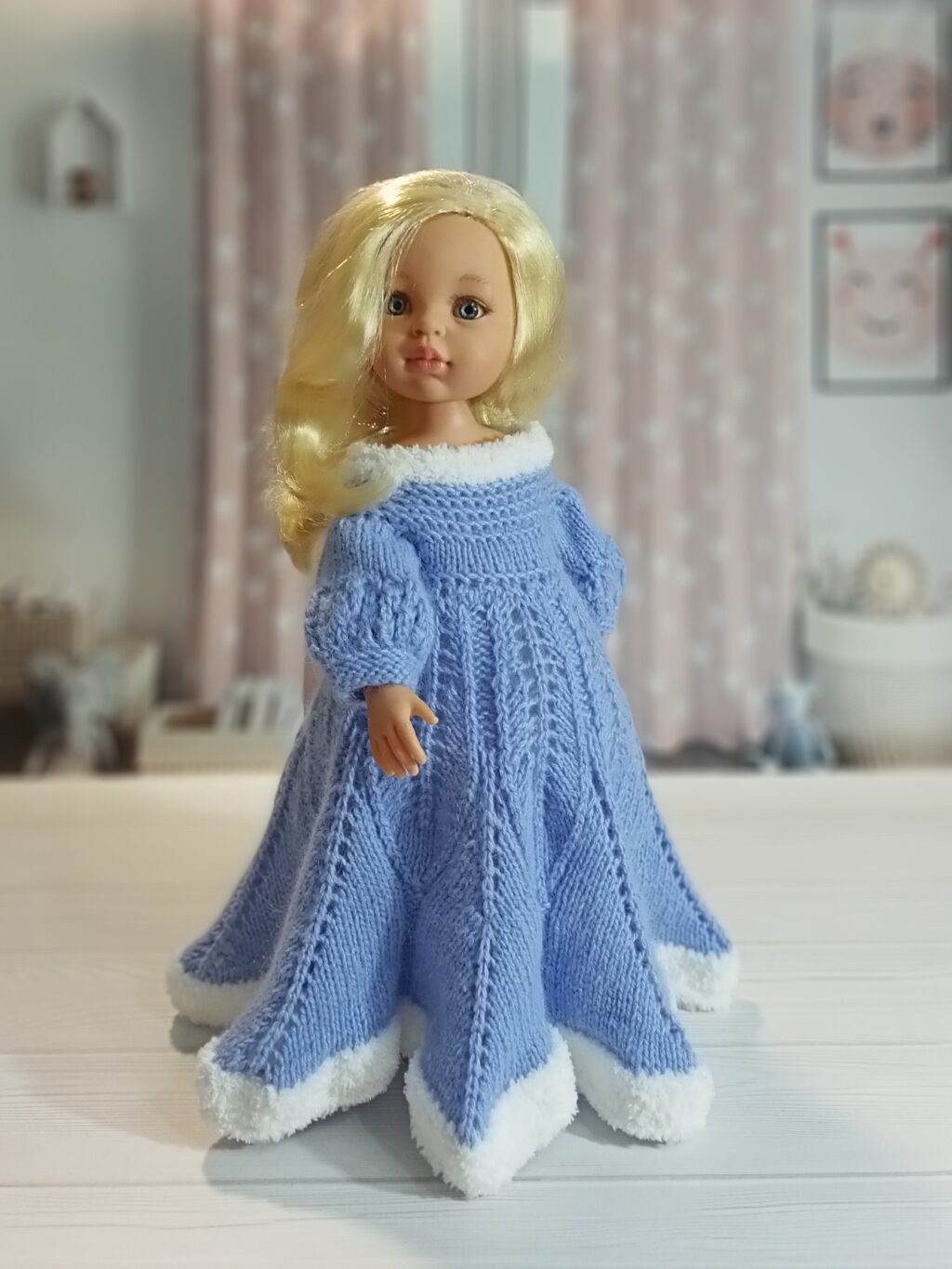 Платье Снегурочка для куклы Паола Рейна