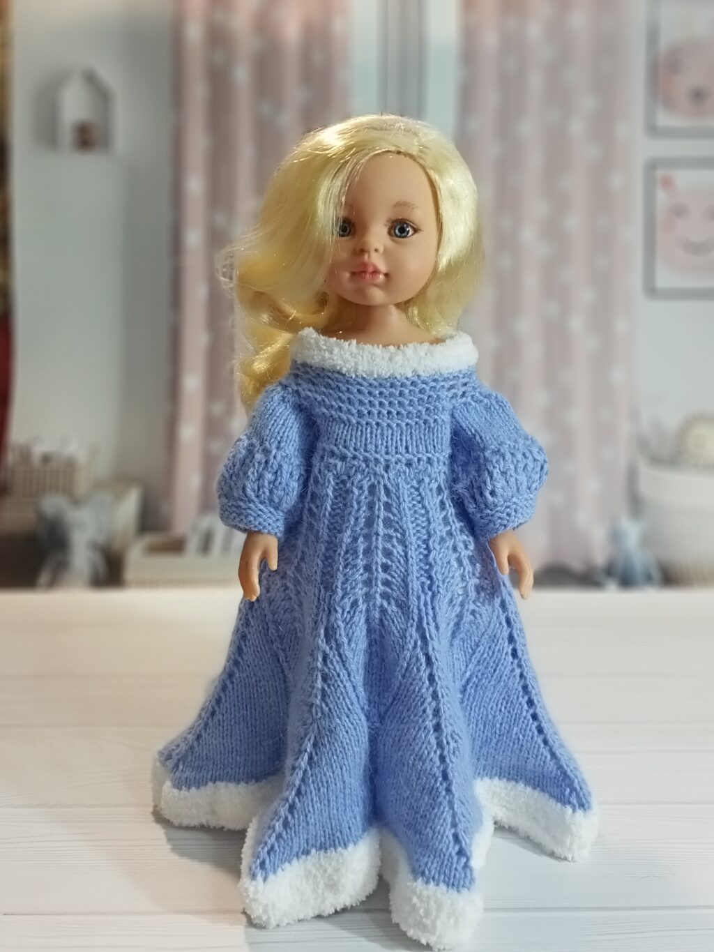 Платье Снегурочка для куклы Паола Рейна