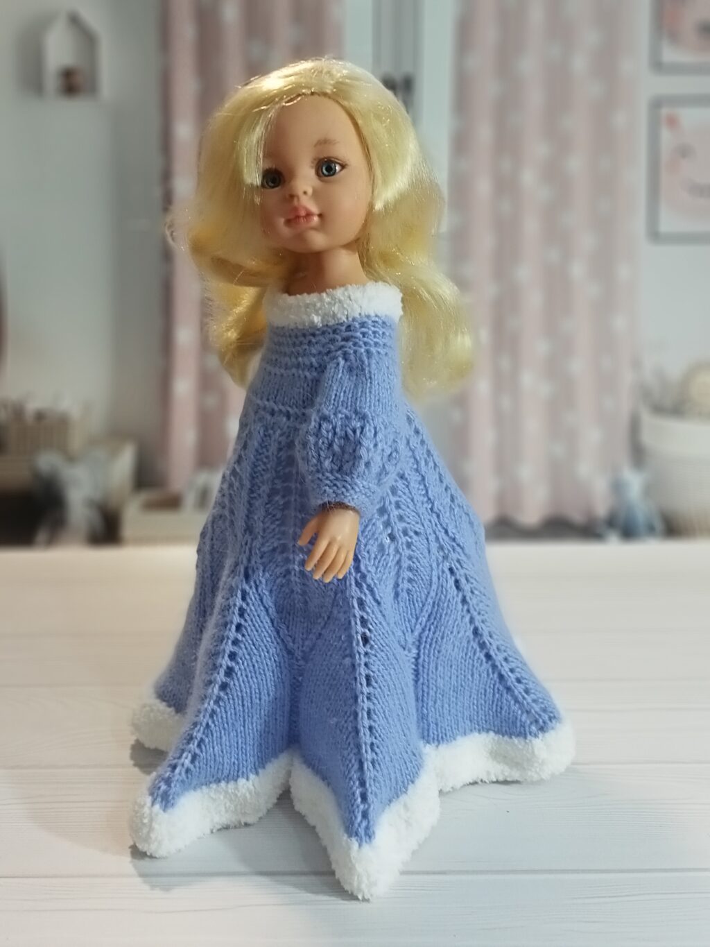 Платье Снегурочка для куклы Паола Рейна