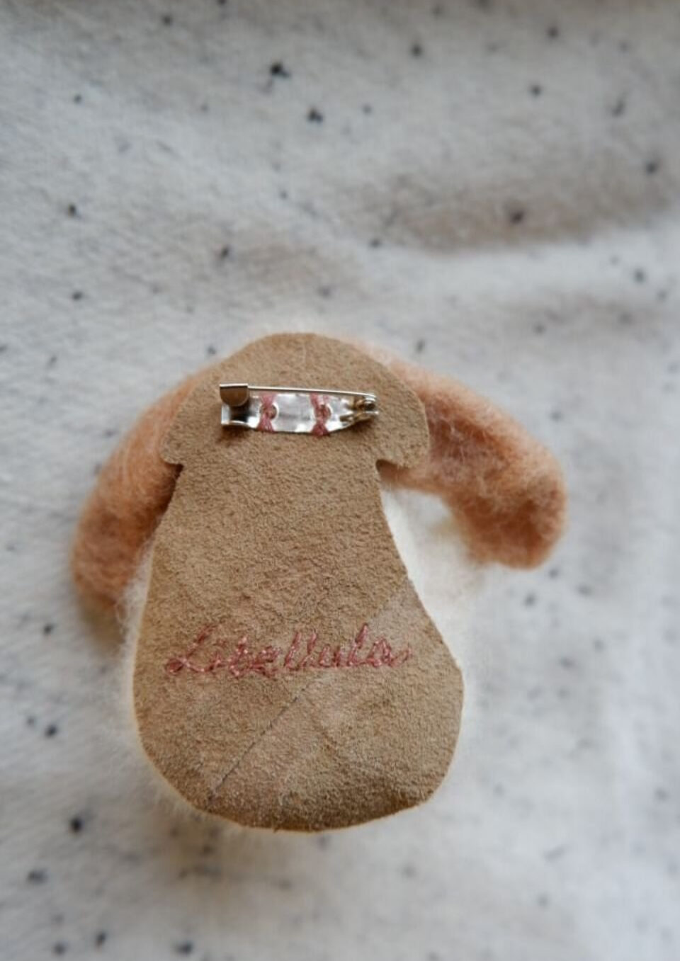 Брошь «Пушок»