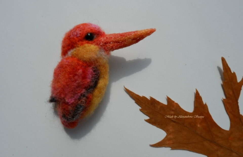 Брошь «Рубиновый зимородок»