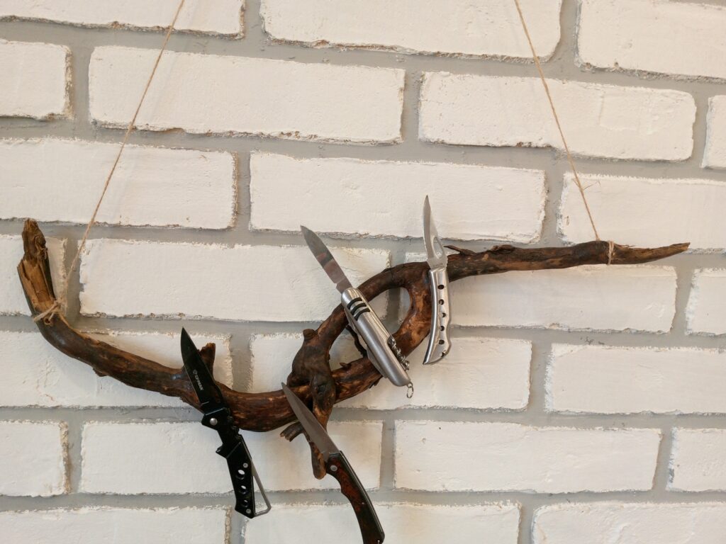 Подвесная подставка для ножей