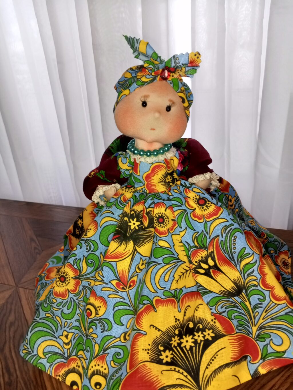 Кукла-грелка на чайник