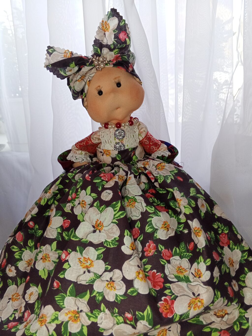 Кукла-грелка на чайник