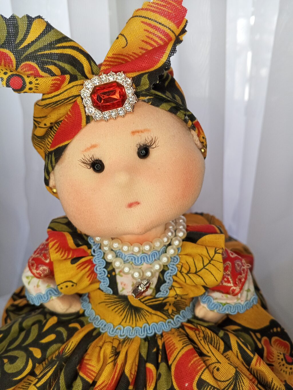 Кукла-грелка на чайник