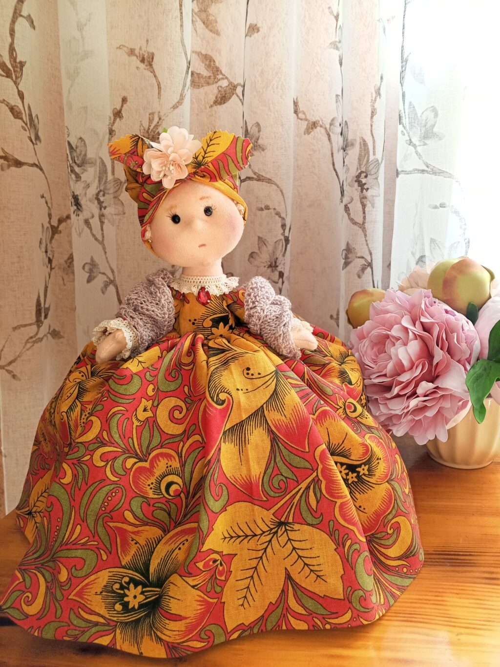 Кукла-грелка на чайник