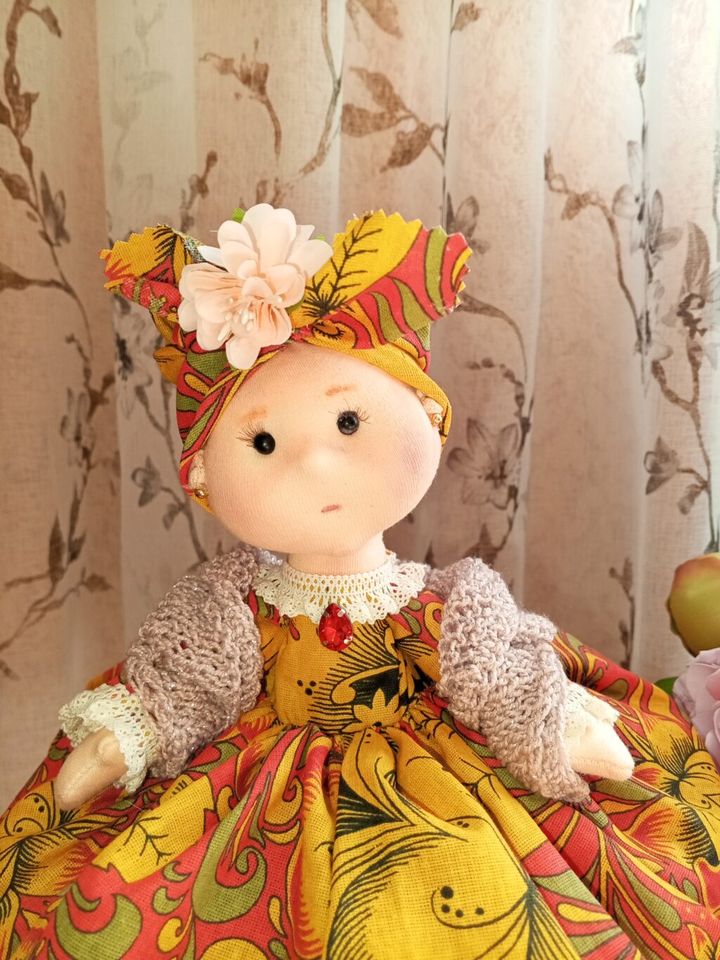 Кукла-грелка на чайник