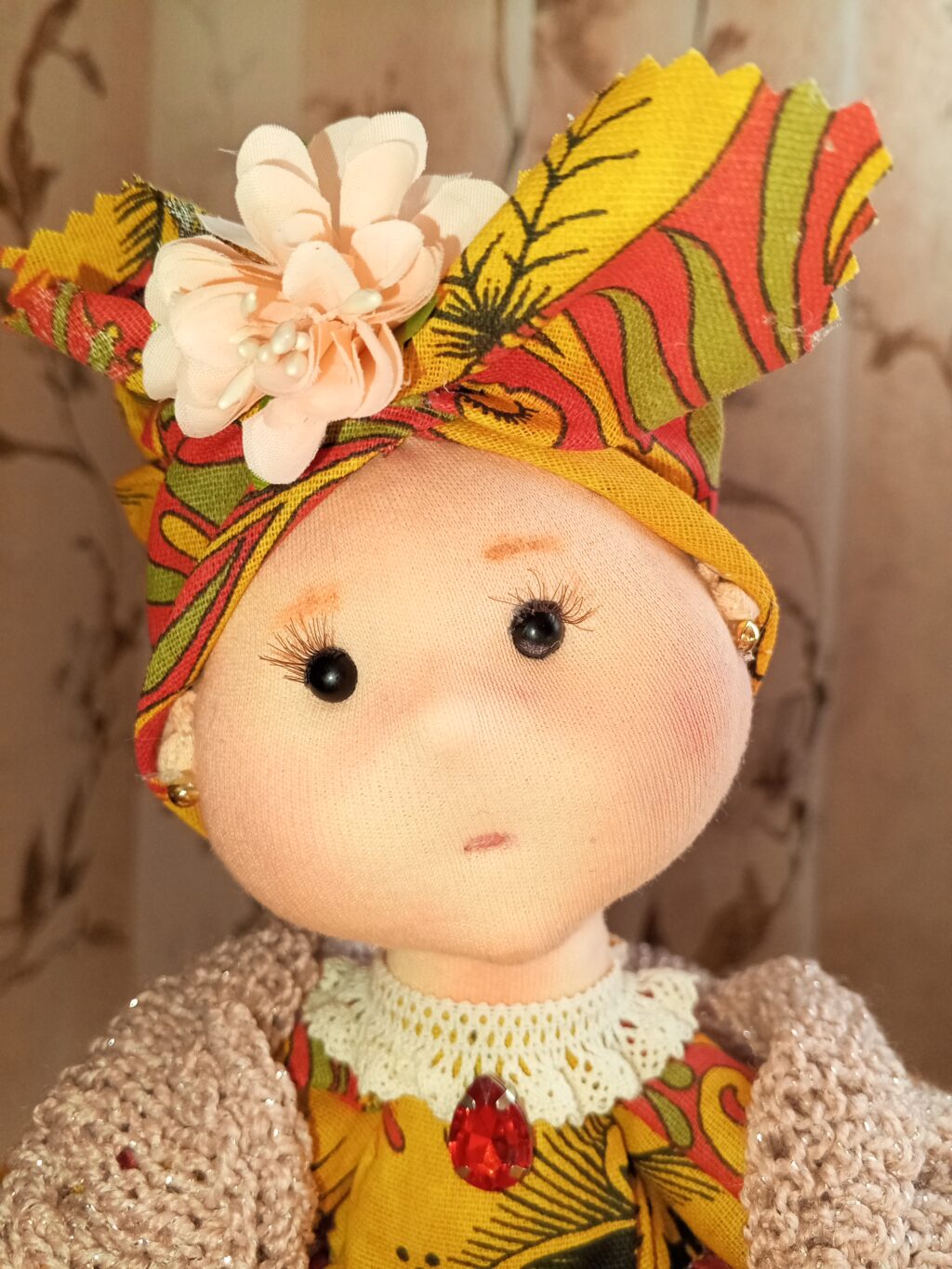 Кукла-грелка на чайник