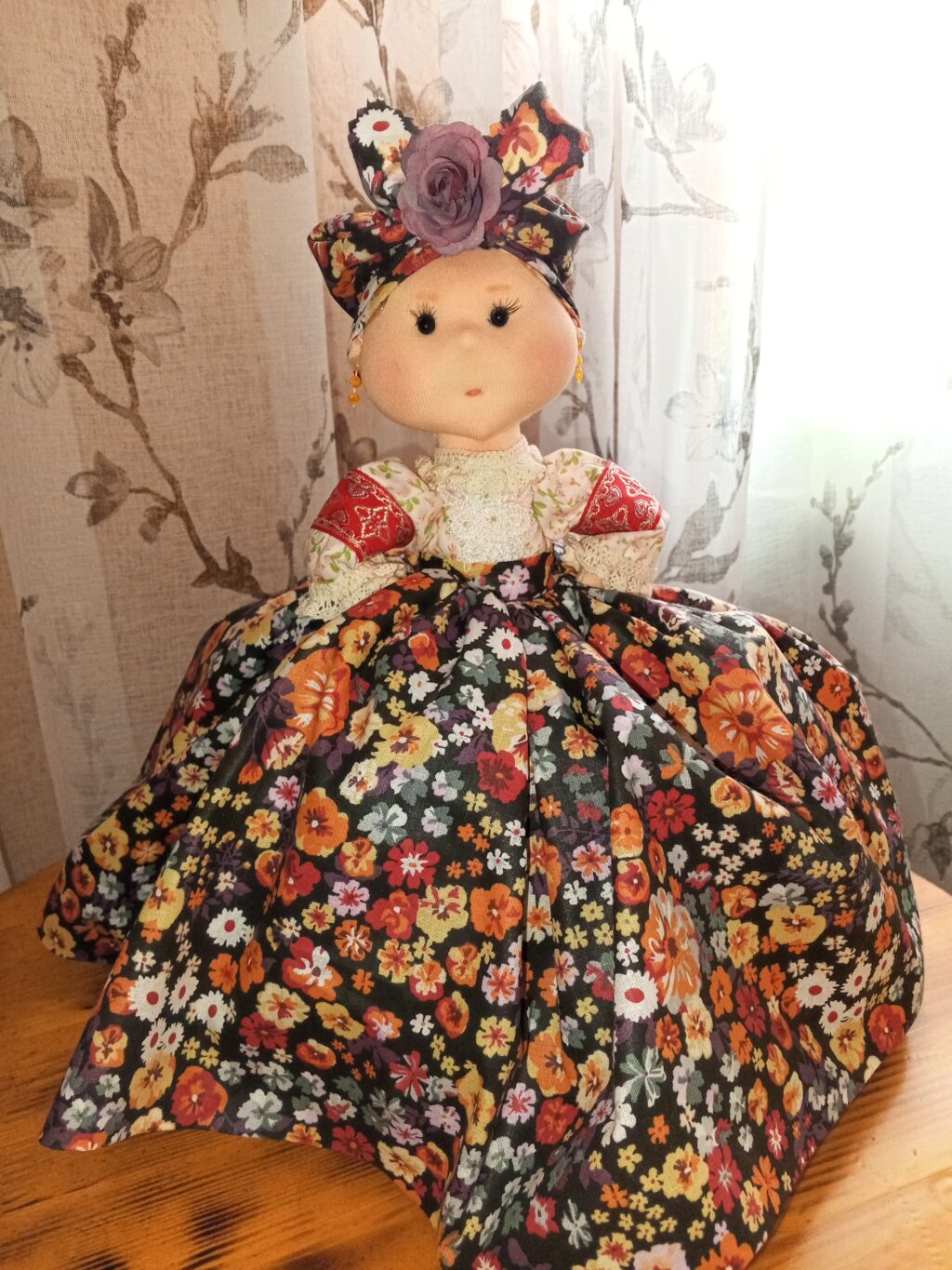 Кукла-грелка на чайник