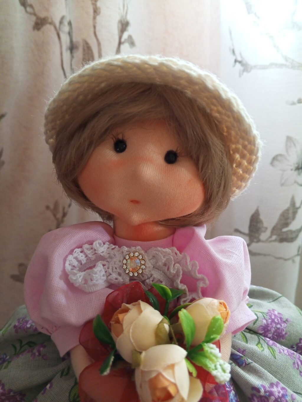 Кукла-грелка на чайник