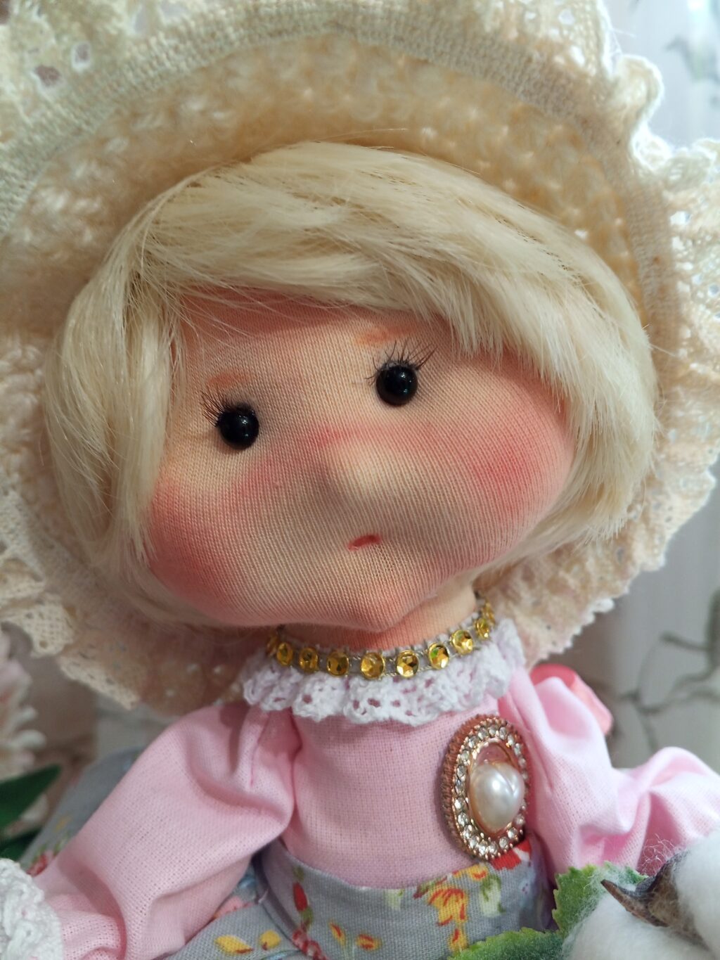 Кукла-грелка на чайник