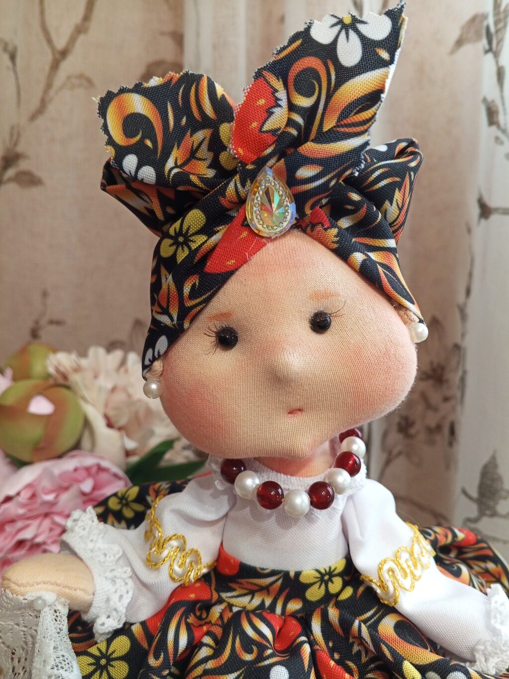 Кукла-грелка на чайник