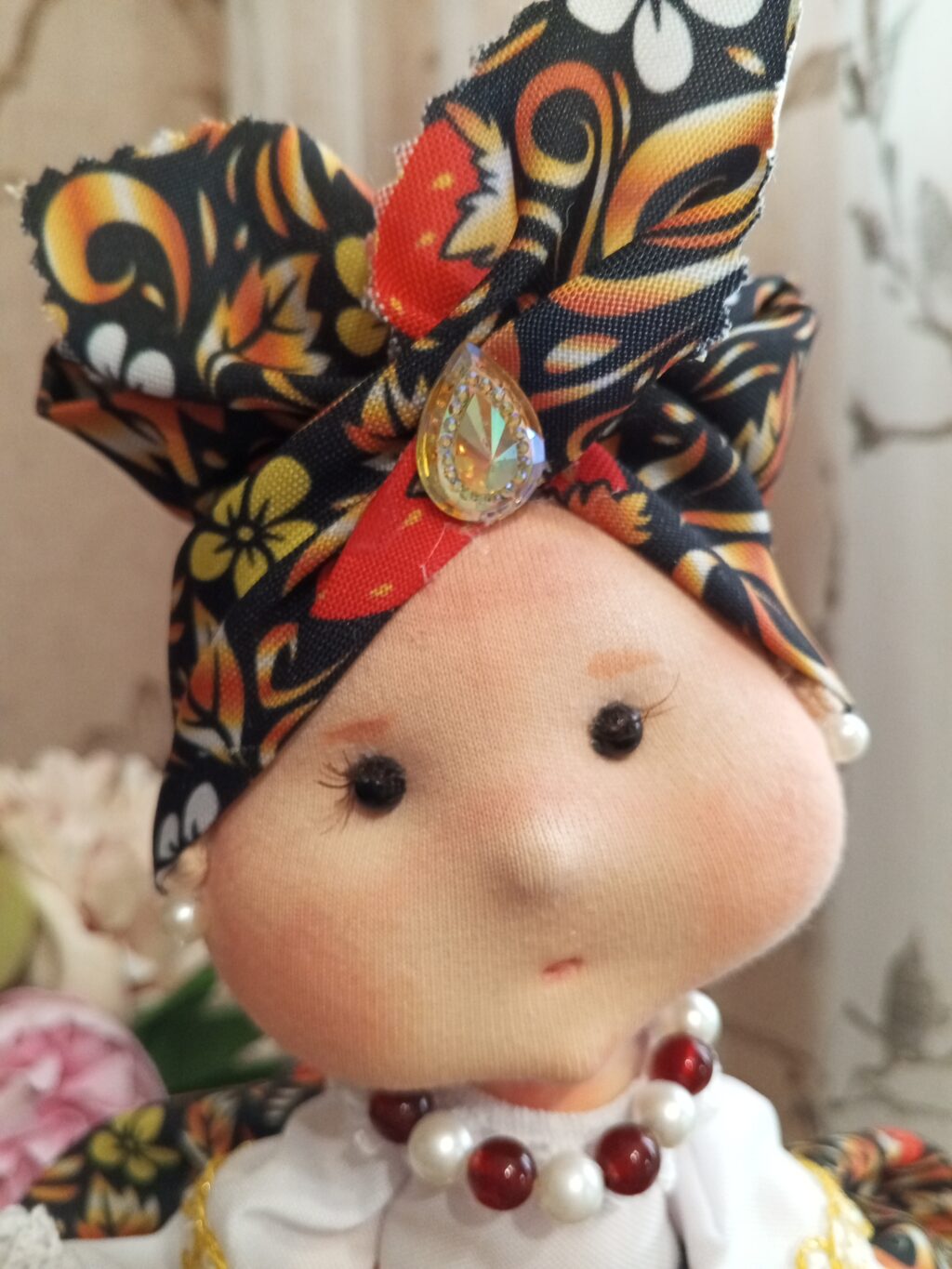 Кукла-грелка на чайник