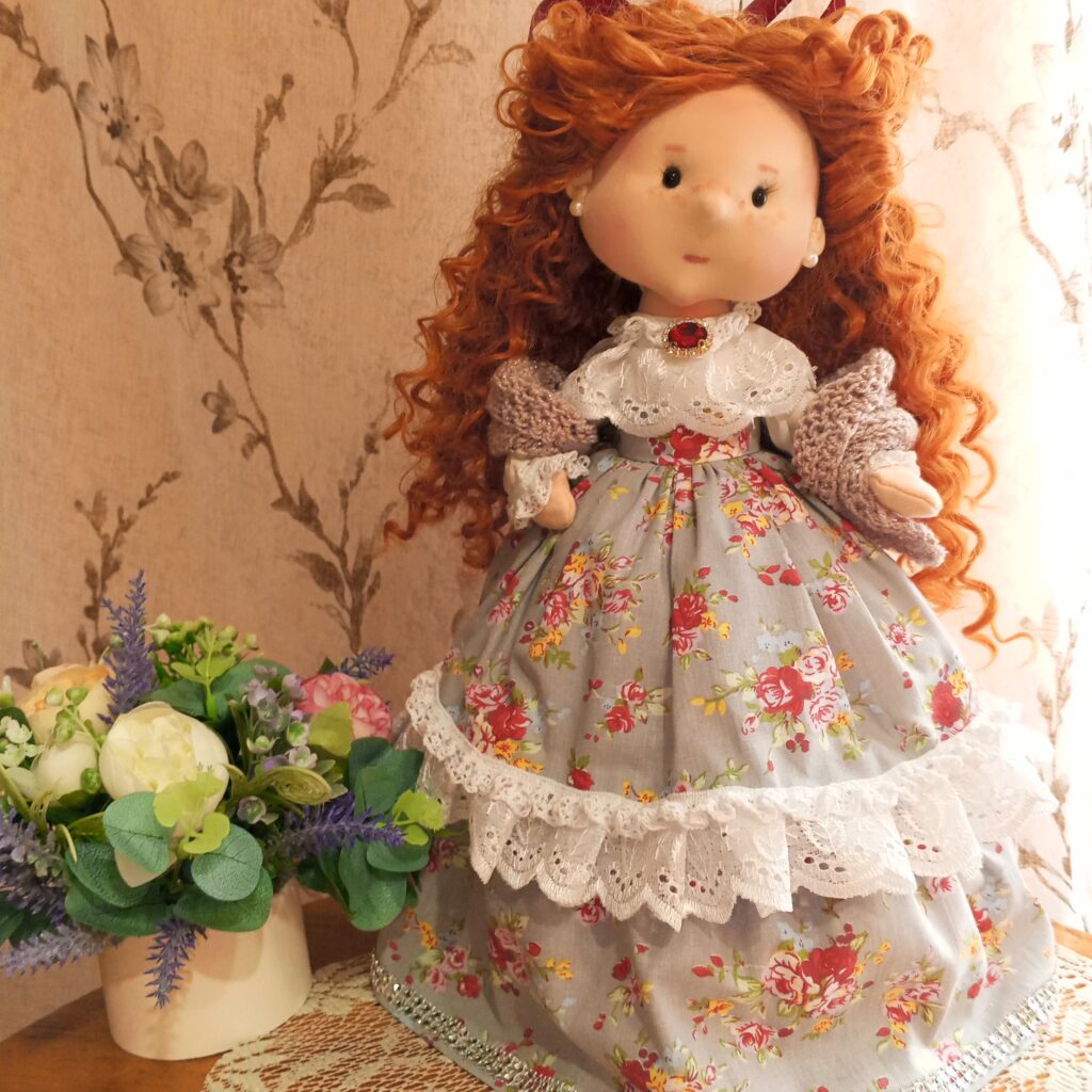 Кукла-шкатулка, ручная работа