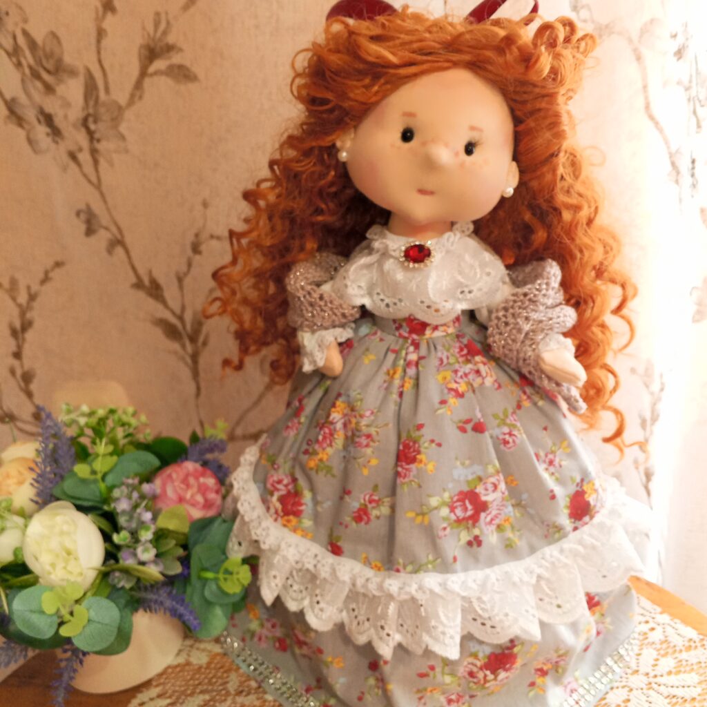 Кукла-шкатулка, ручная работа