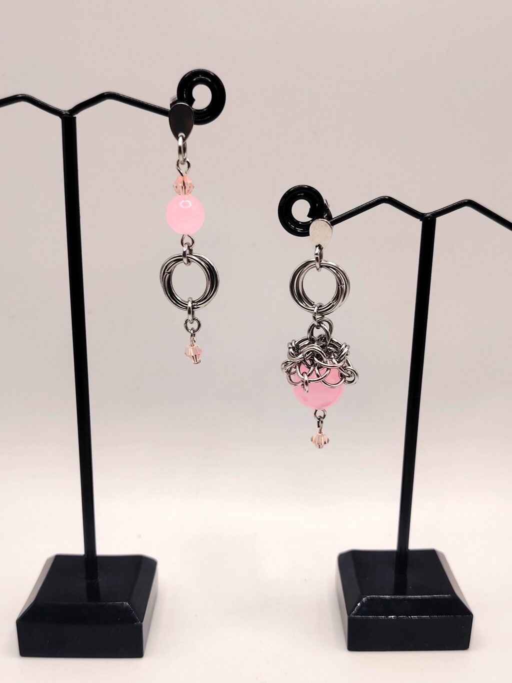 ФЛЁР ДЕЛАКУР. кольчужные серьги с халцедоном