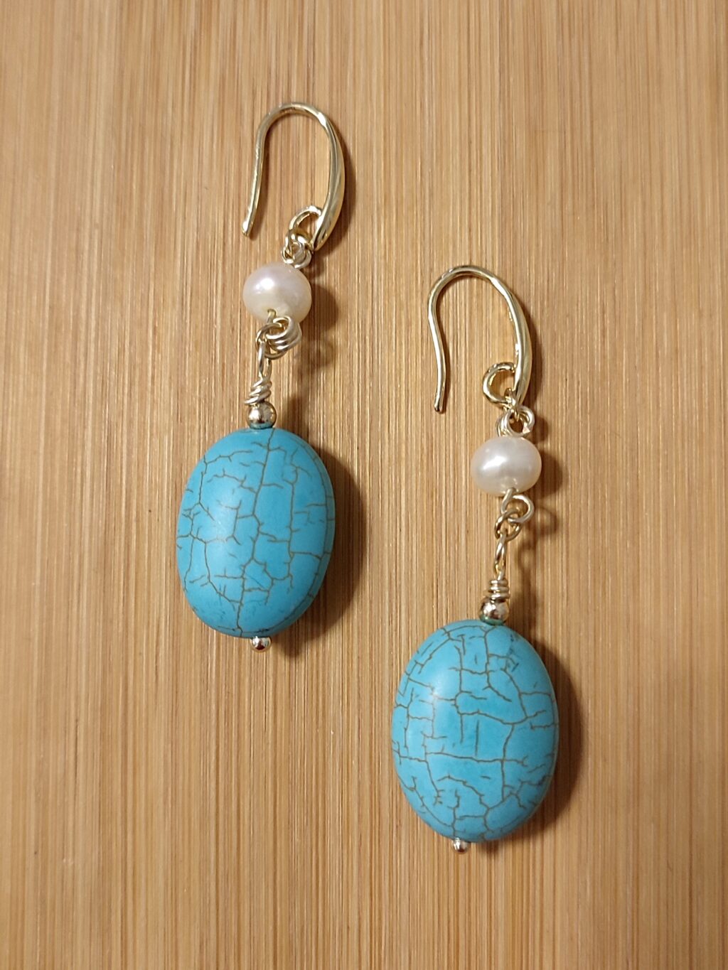 Серьги с жемчугом и бирюзой (говлит)