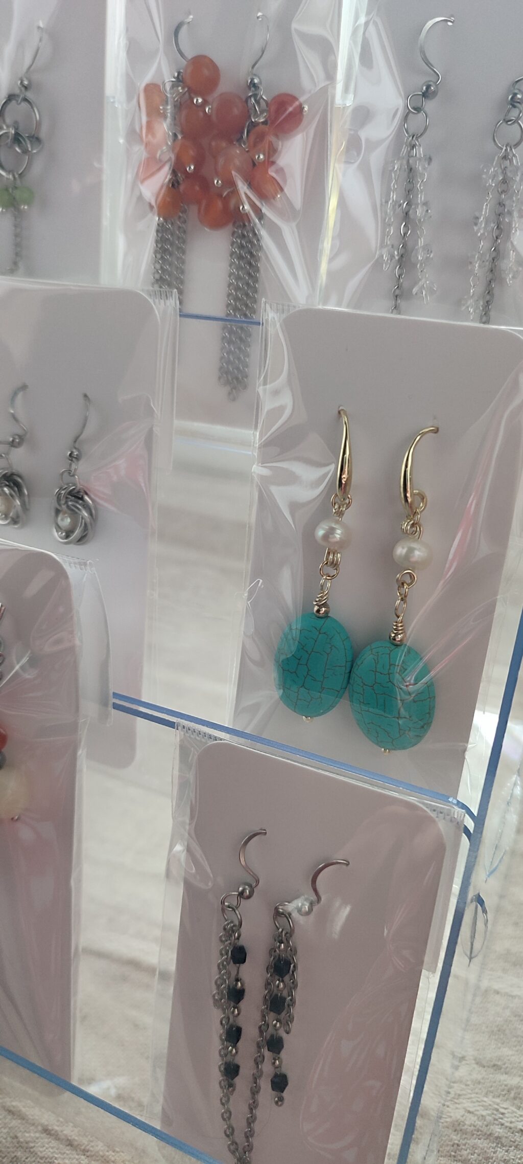 Серьги с жемчугом и бирюзой (говлит)