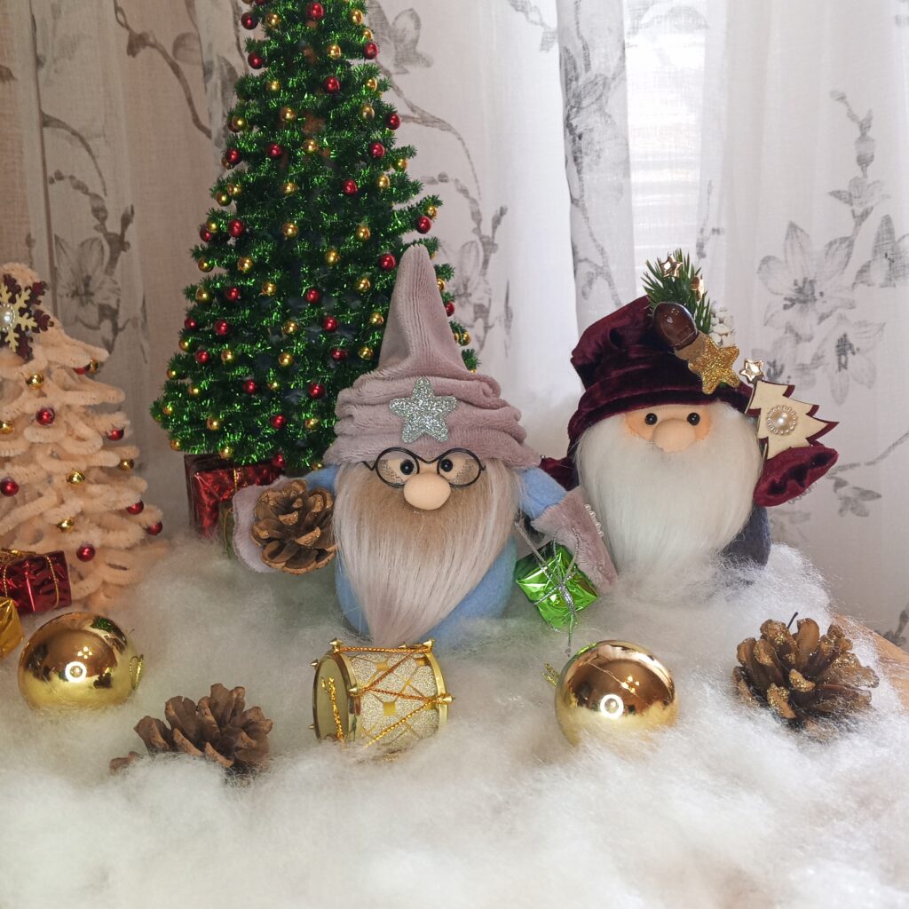 Новогодний гном