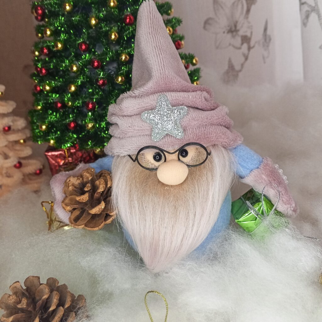 Новогодний гном