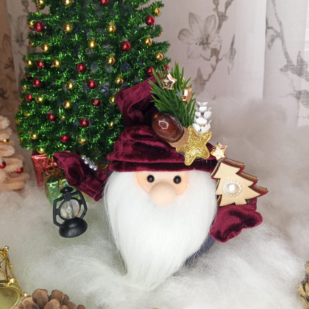 Новогодний гном