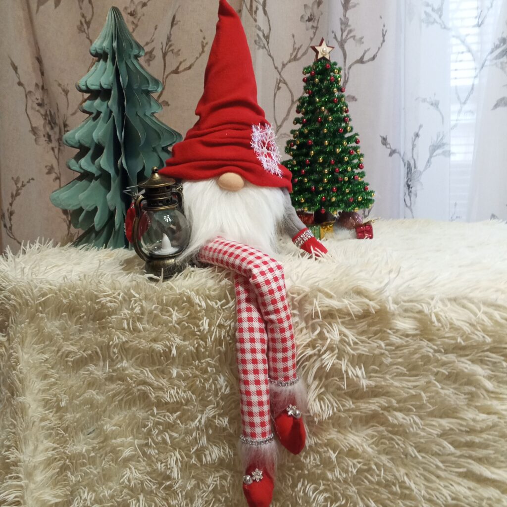 Гном новогодний, длинноногий, ручной работы