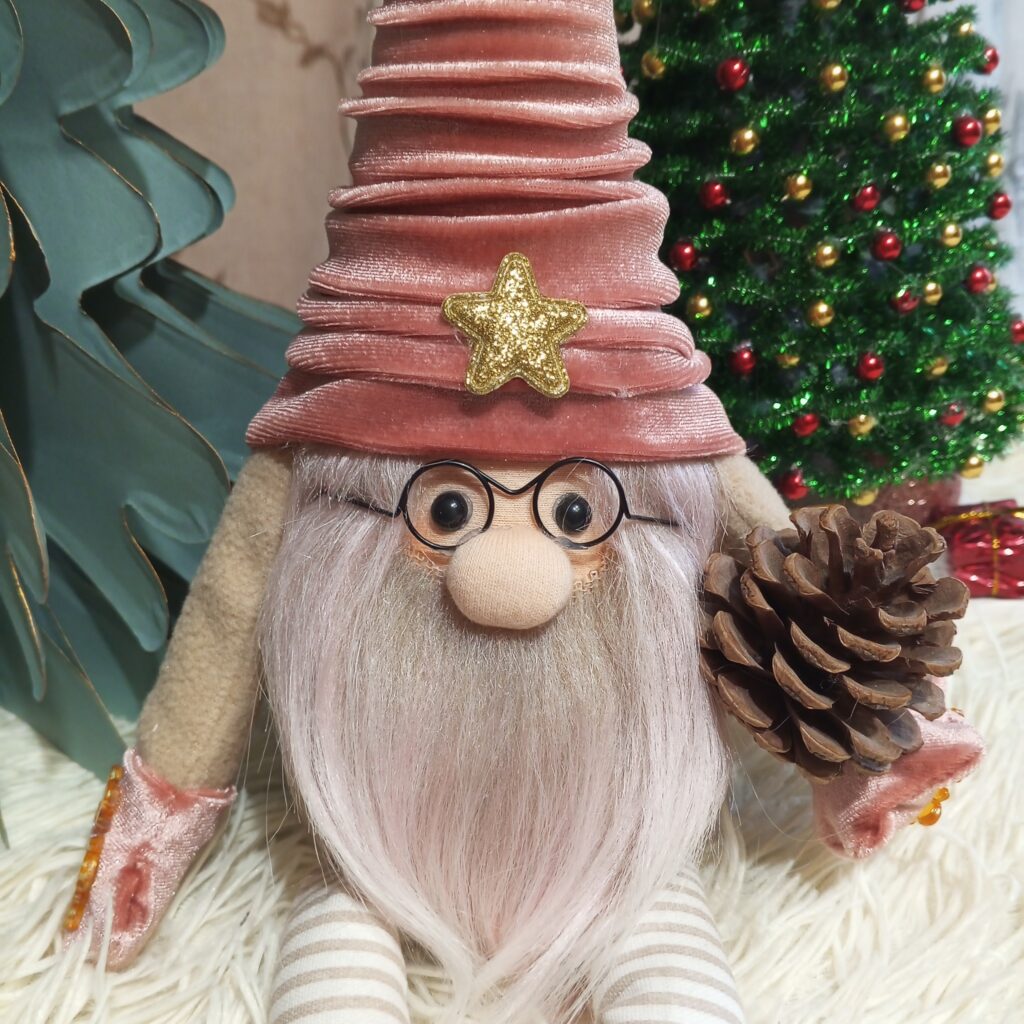 Новогодний гном, длинноногий, ручной работы