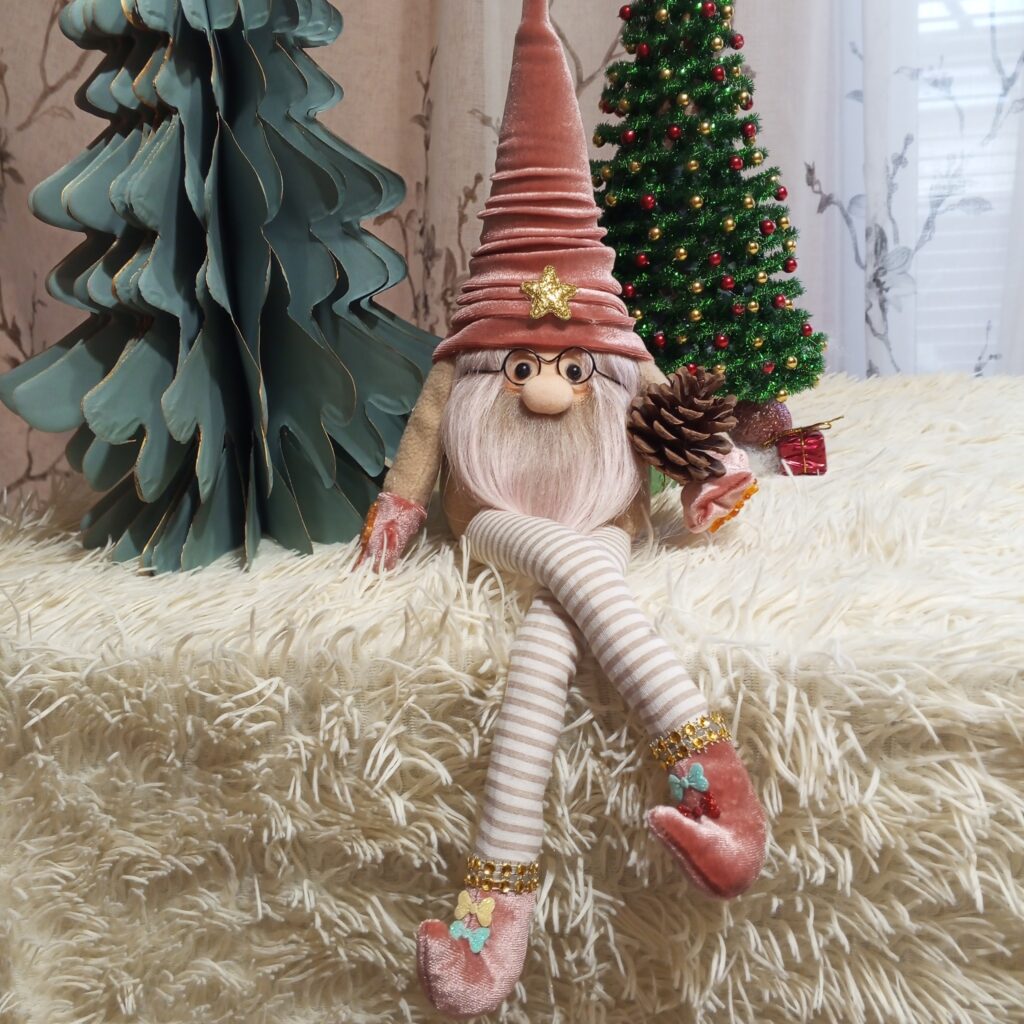 Новогодний гном, длинноногий, ручной работы