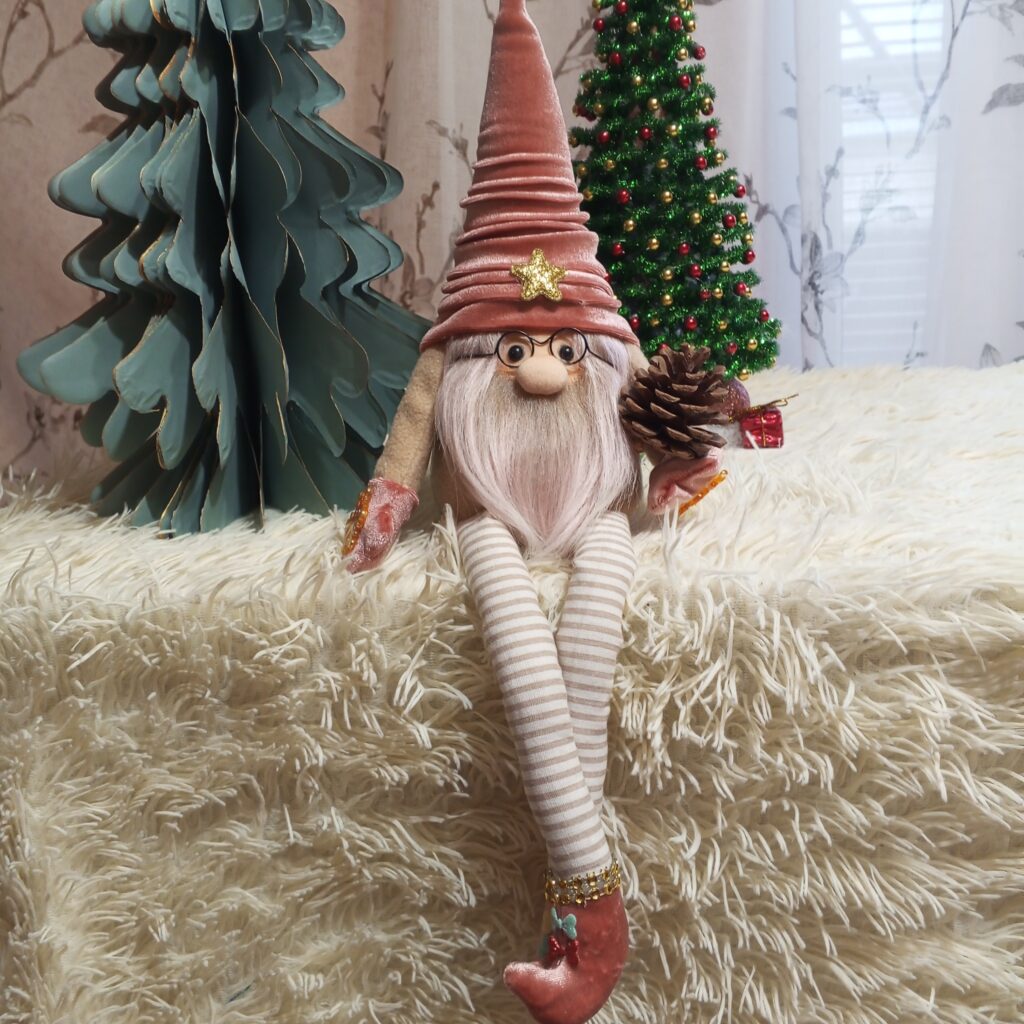 Новогодний гном, длинноногий, ручной работы