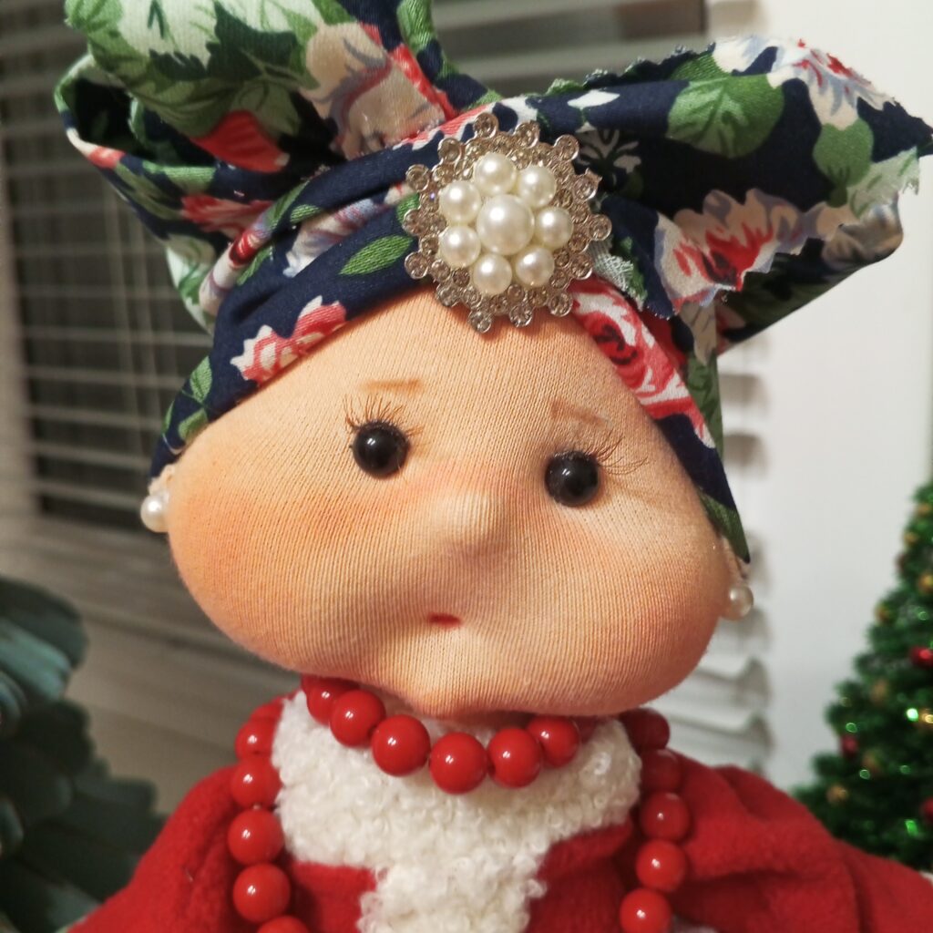 Кукла-грелка на чайник