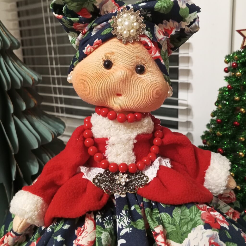 Кукла-грелка на чайник