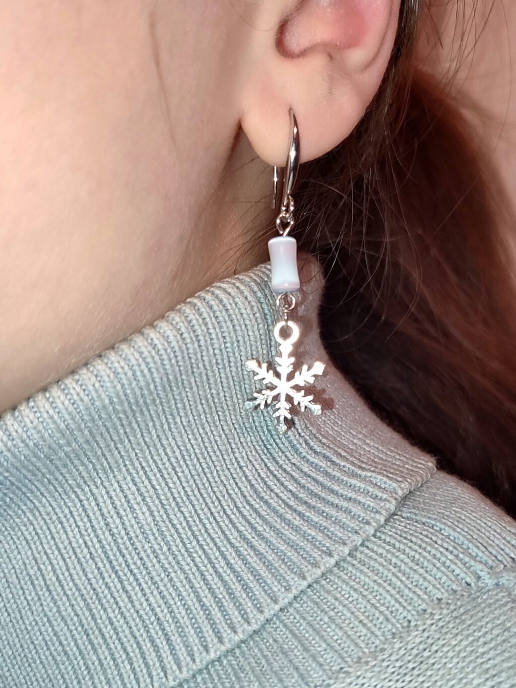 Серьги со снежинками