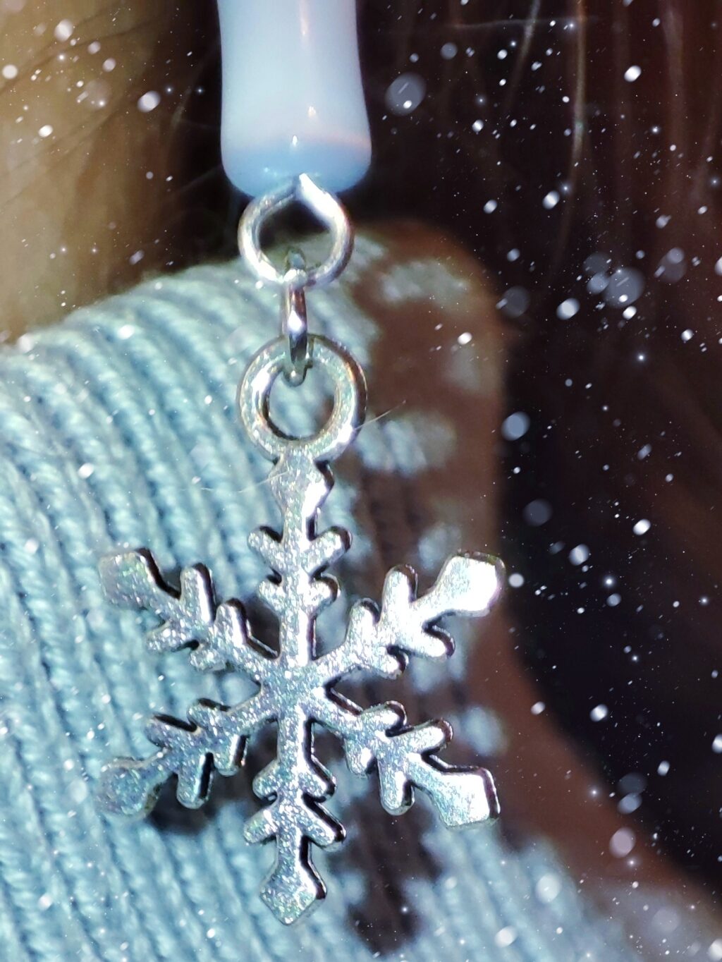 Серьги со снежинками